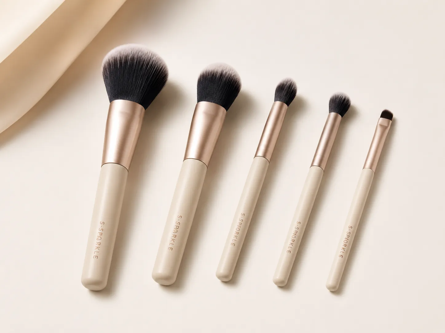 Minimalist custom makeup brush set for sustainable private label B2B sourcing